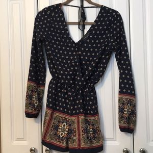 Romeo + Juliet  couture long sleeve romper size xs